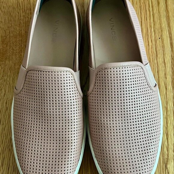 Vince Perforated Leather Blair Sneaker in Marble size 8M - Picture 3 of 5